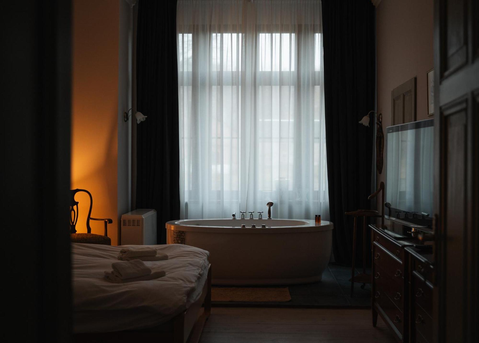 Folwark Wielka Wies - Palac Pod Debem Glowczyce Bagian luar foto